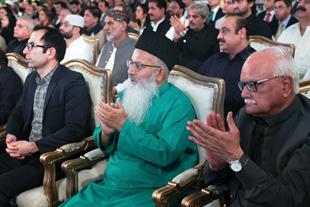 The President met with a group of elites intellectuals economics actors and religious scholars of Karachi