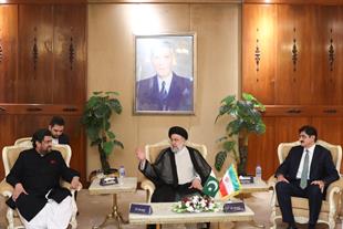 Governer and Chief Minister of Sindh meeting and conversation with the President of Islamic Republic of Iran after the welcoming cermony